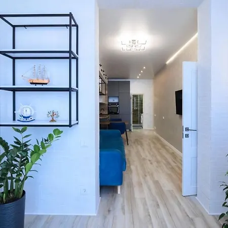 Апартаменти Aquamarine 2-Bedroom Sea View Apartment *